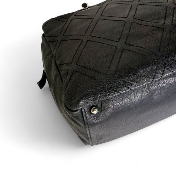 CHANEL Vintage 2007 Black Lambskin Leather CC Logo Medium Shoulder Bag - Picture 4 of 16